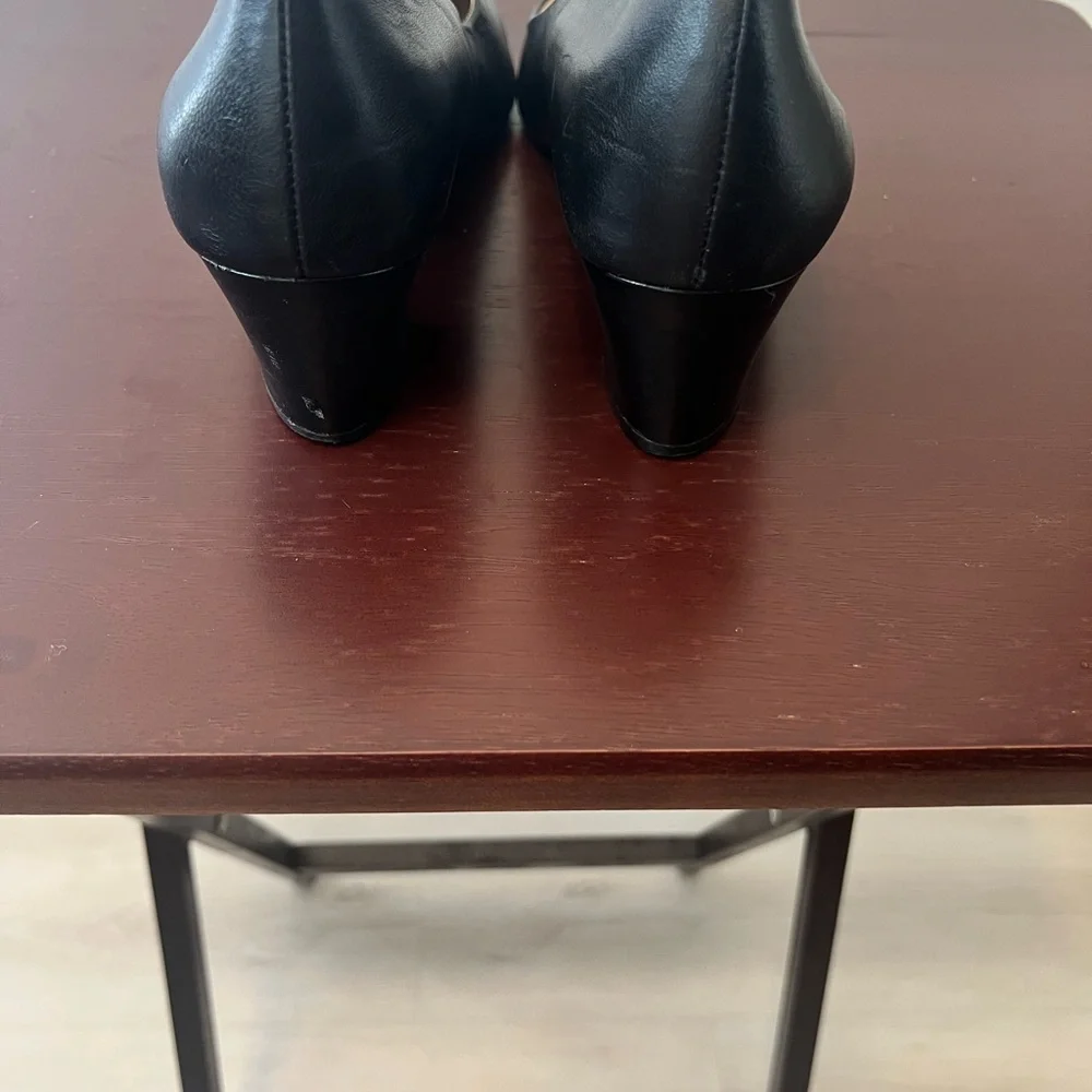 Naturalizer Caprice Black Leather Block Heel Pumps Size 8.5 Classic Staple Work